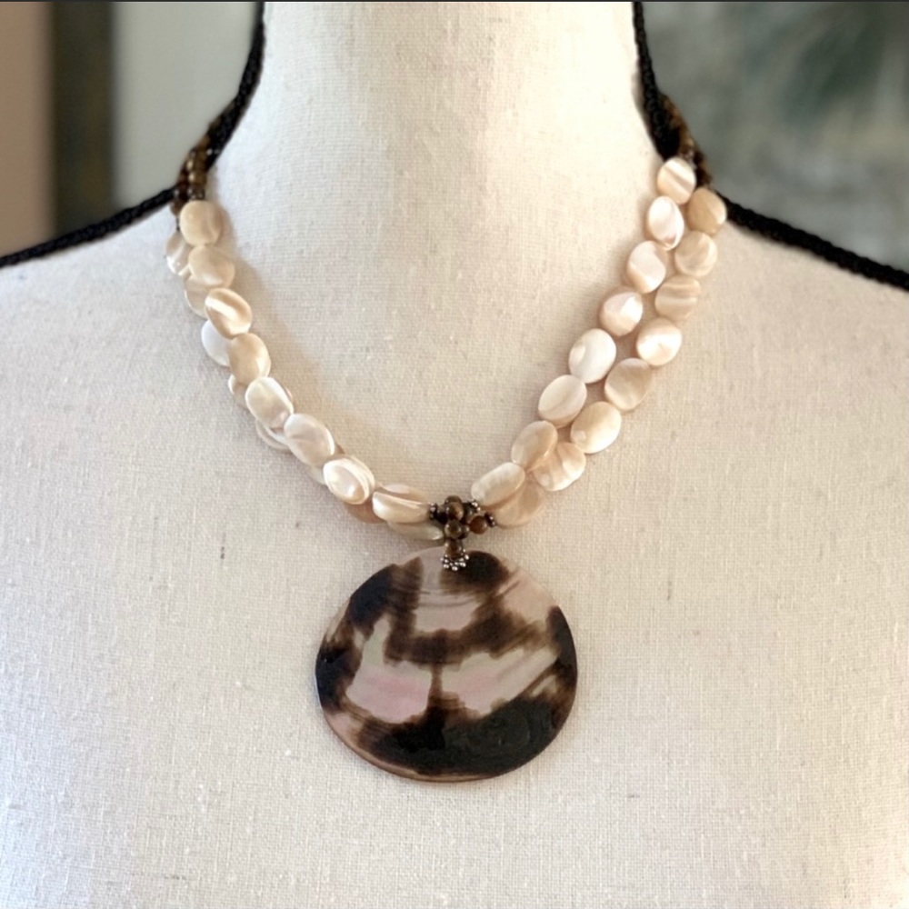 Circular Pendant Necklace